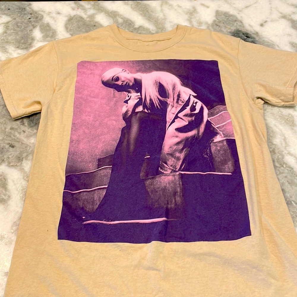 Ariana Grande Sweetener world tee. Tan & purple